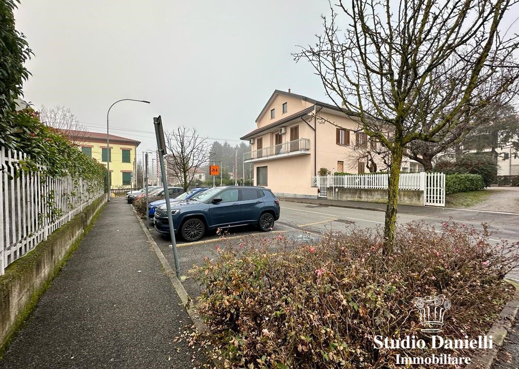 Appartamenti bilocale in vendita  via Nazario Sauro 34, Arosio, località Semicentro