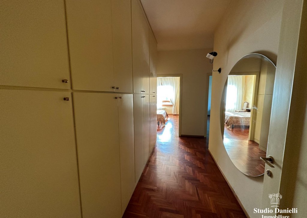Vendita Appartamenti Carate Brianza - TRILOCALE Località Centro