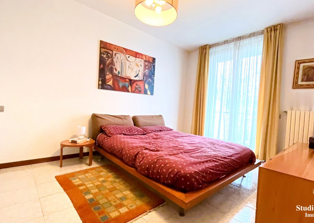 Appartamenti trilocale in vendita  via Montessori 3, Carate Brianza, località Semicentro
