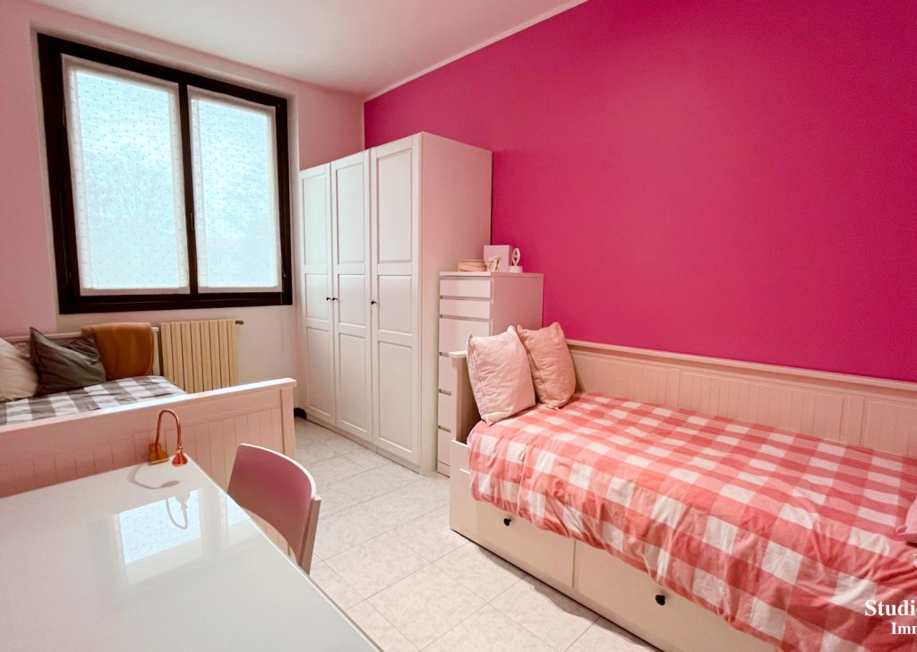 Appartamenti trilocale in vendita  via Montessori 3, Carate Brianza, località Semicentro