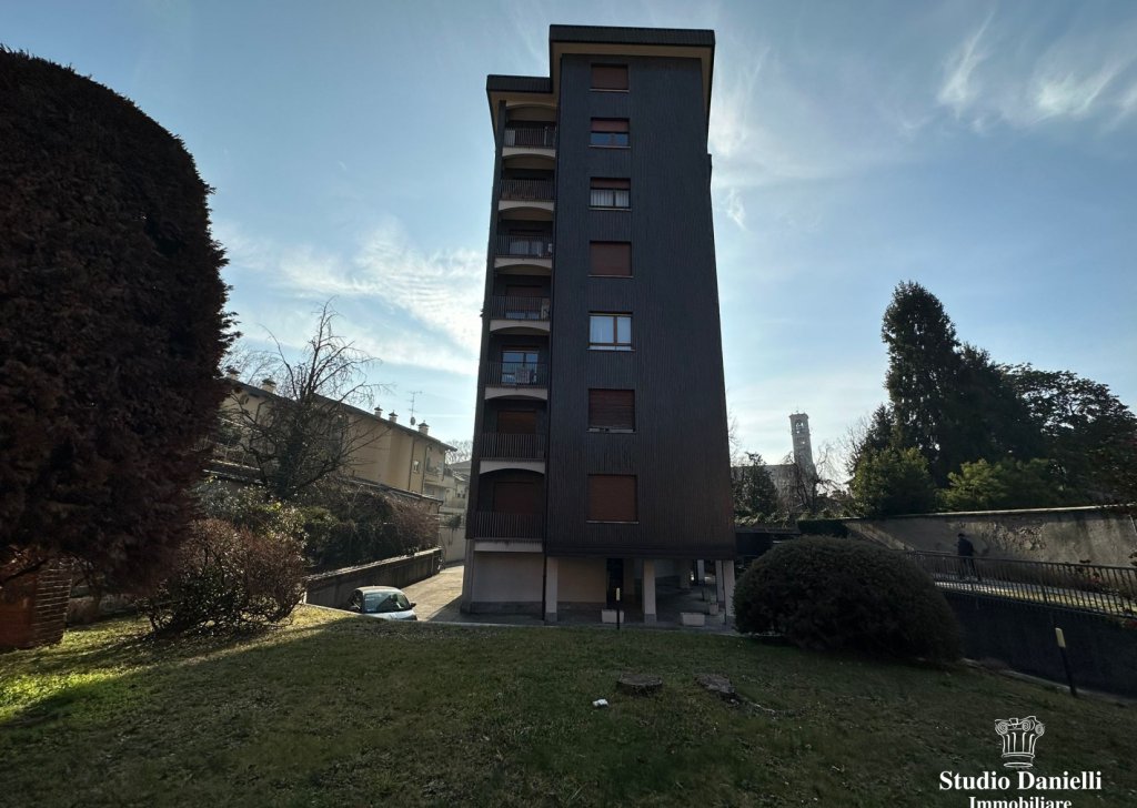 Vendita Appartamenti Carate Brianza - BILOCALE Località Centro
