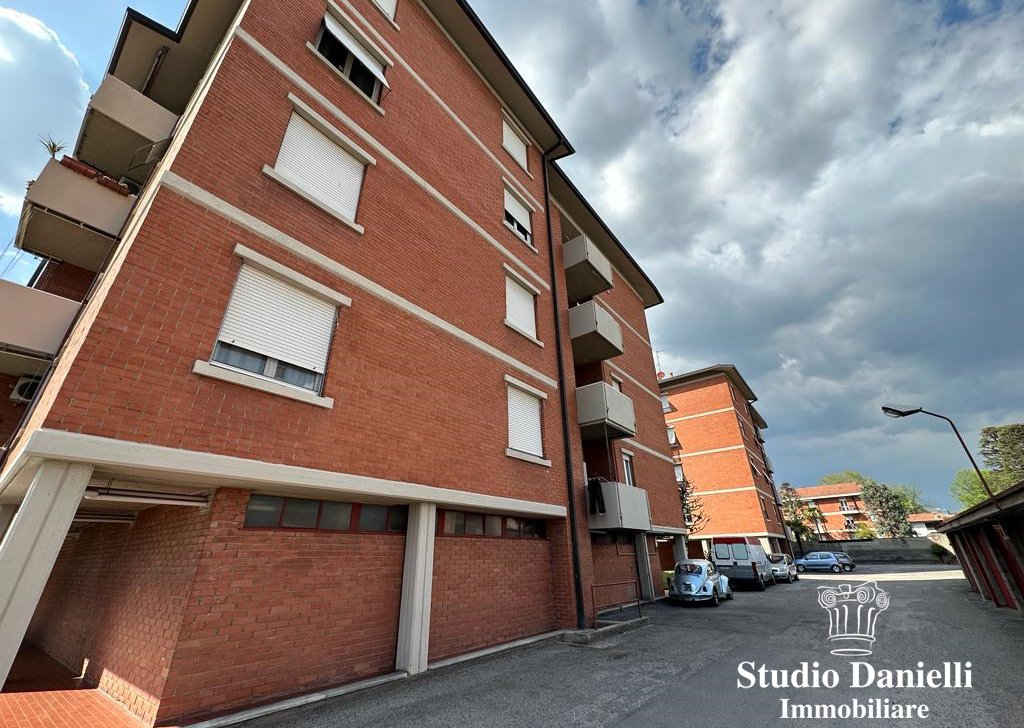 Vendita Appartamenti Giussano - AMPIO BILOCALE Località Semicentro