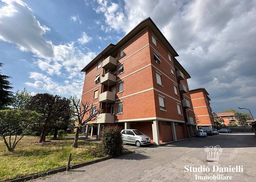 Vendita Appartamenti Giussano - AMPIO BILOCALE Località Semicentro