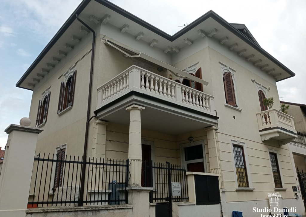 Vendita Appartamenti Seregno - BILOCALE Località Centro
