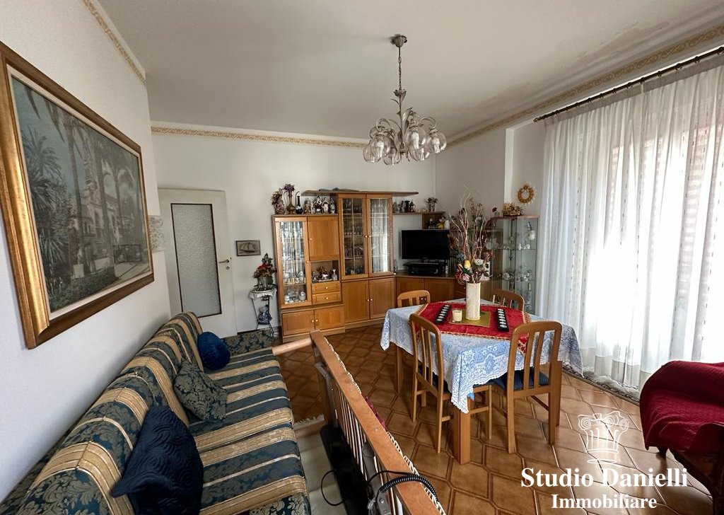 Appartamenti trilocale in vendita  via Ugolini 1, Monza, località Viale Libertà