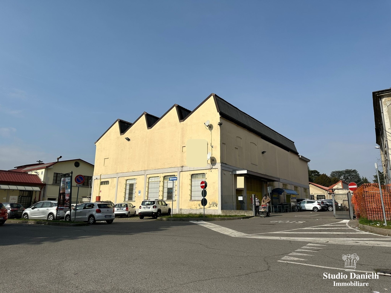 Vendita Ufficio diviso in ambienti/locali Ufficio Carate Brianza Piazza Risorgimento 408791